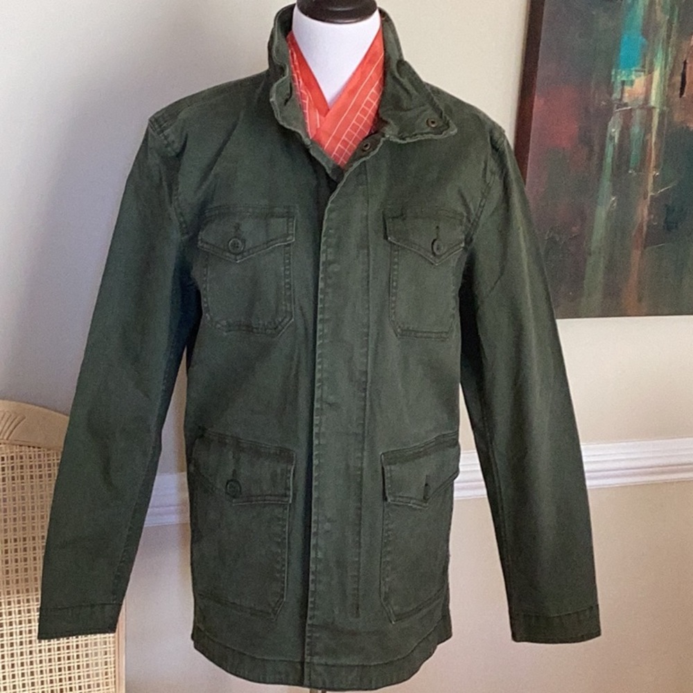 George green military style jacket with front zippers and snaps. S